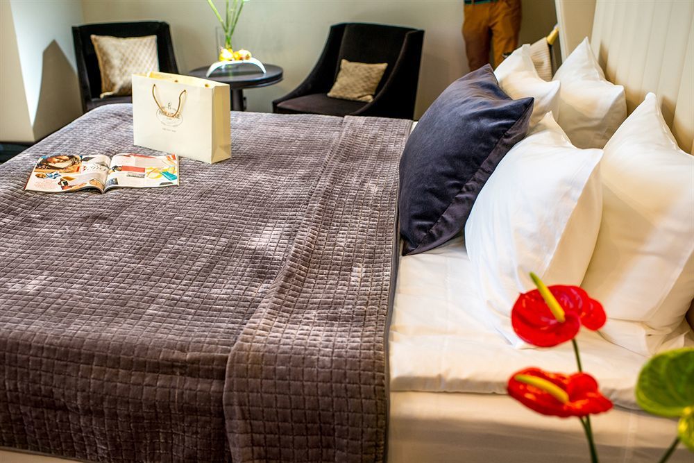 Astoria Hotel 4*