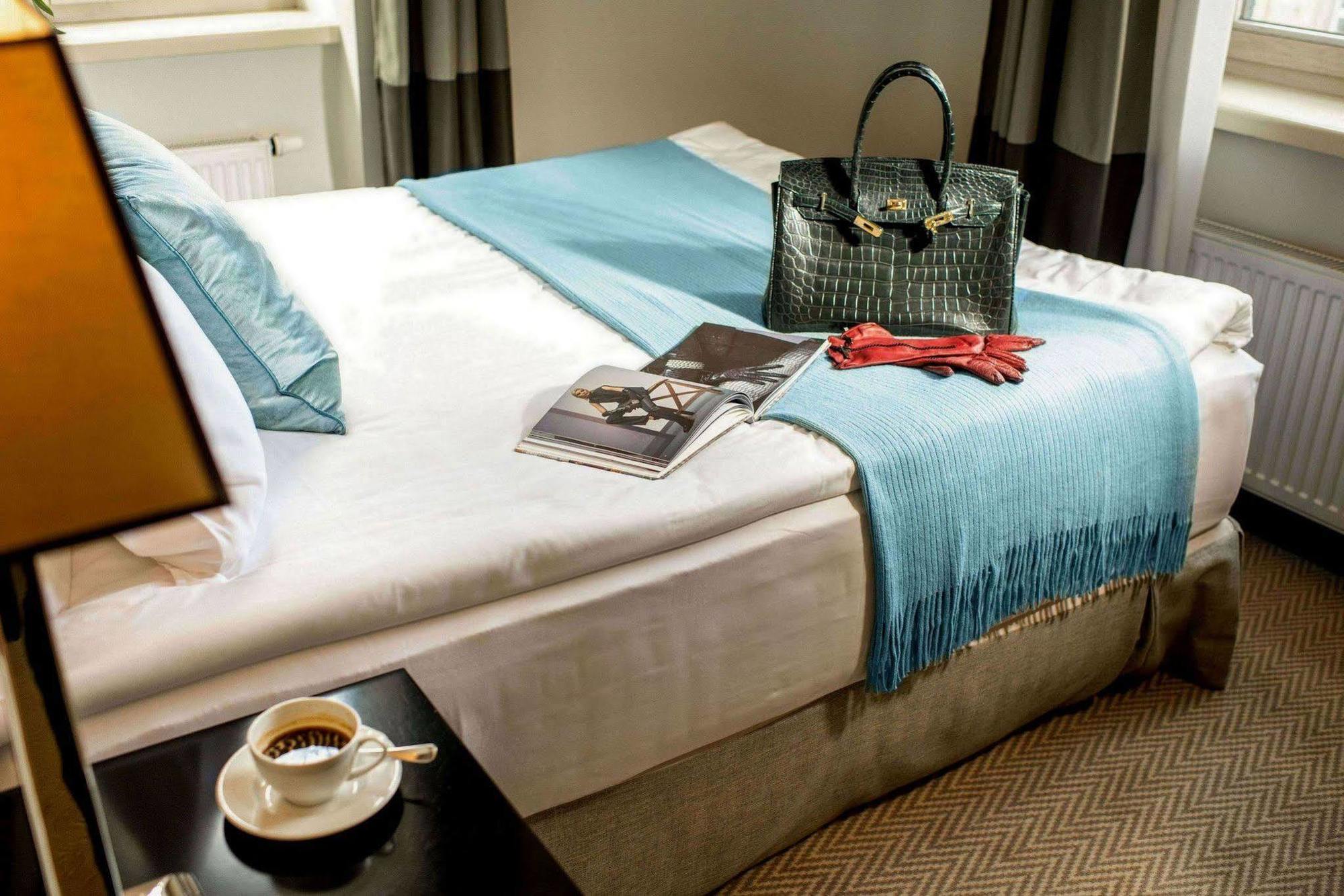 Astoria Hotel 4*
